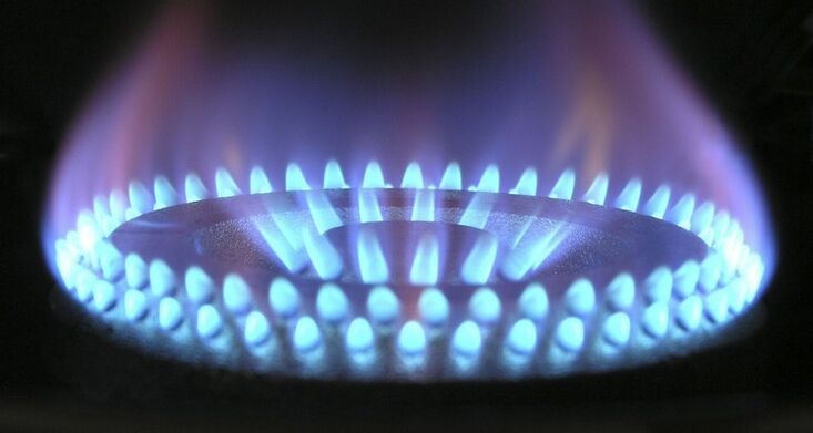 o calor, em particular o gás, desempenha um papel significativo na economia de energia